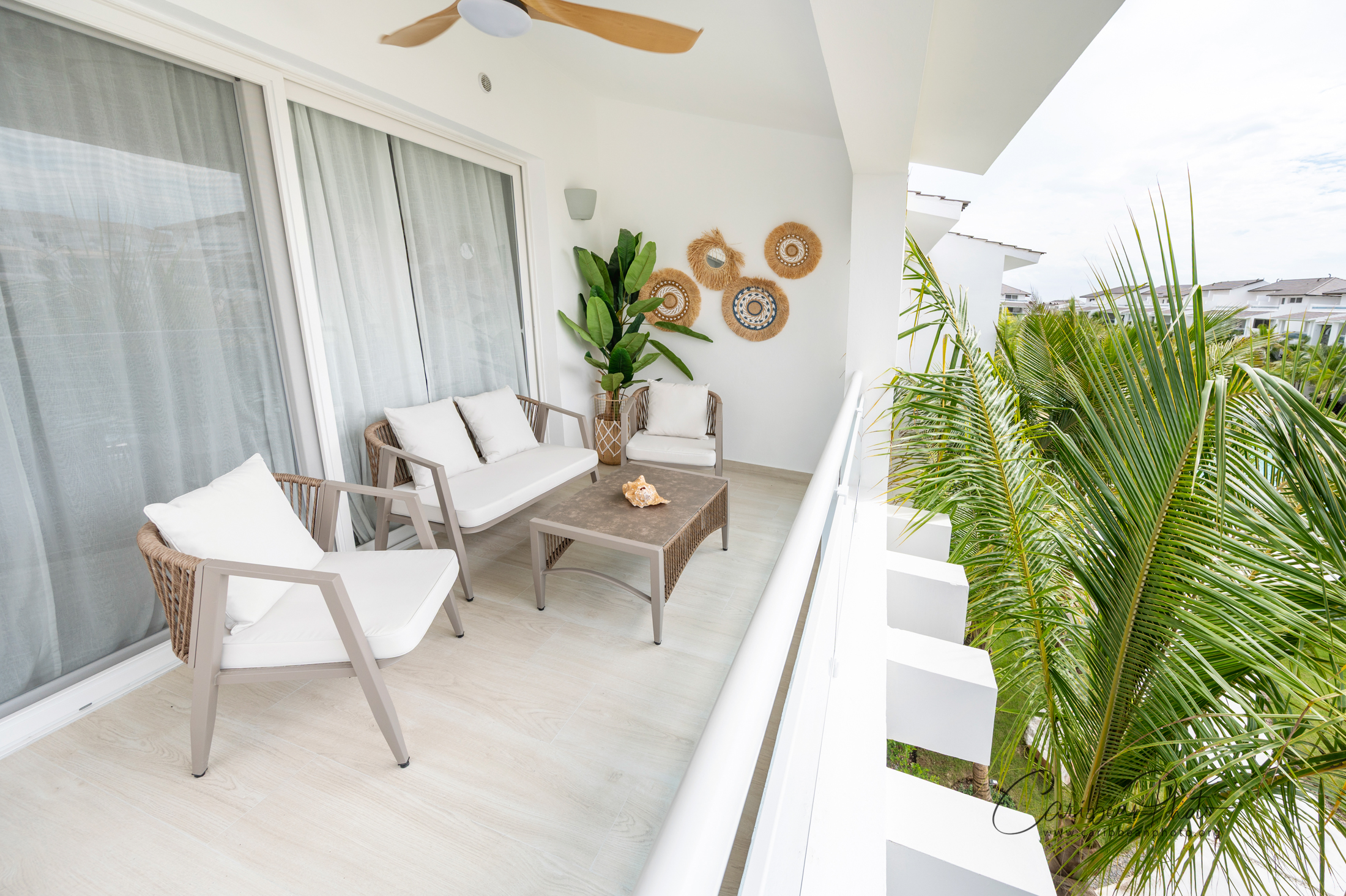Estrella Garden Penthouse in Dominicus - tableware - Home Now Design