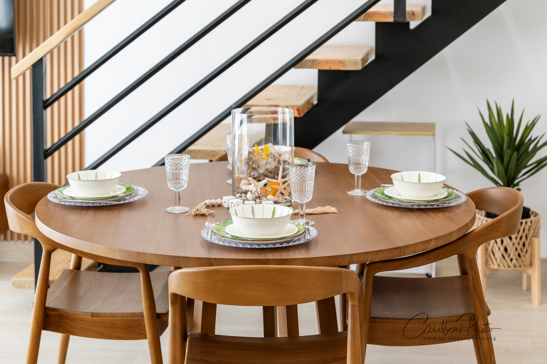 Estrella Garden Penthouse in Dominicus - timber slat wall - Home Now Design